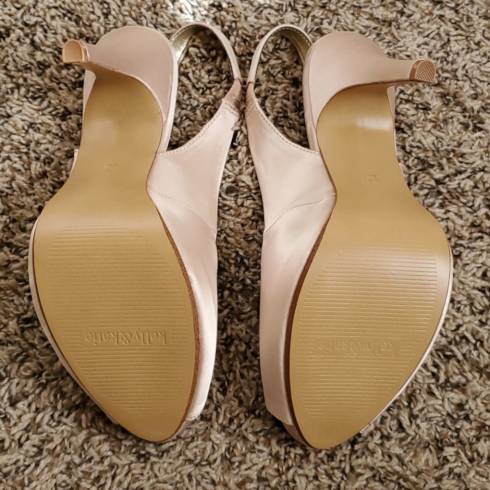 Shoes - Picture 4 of 4